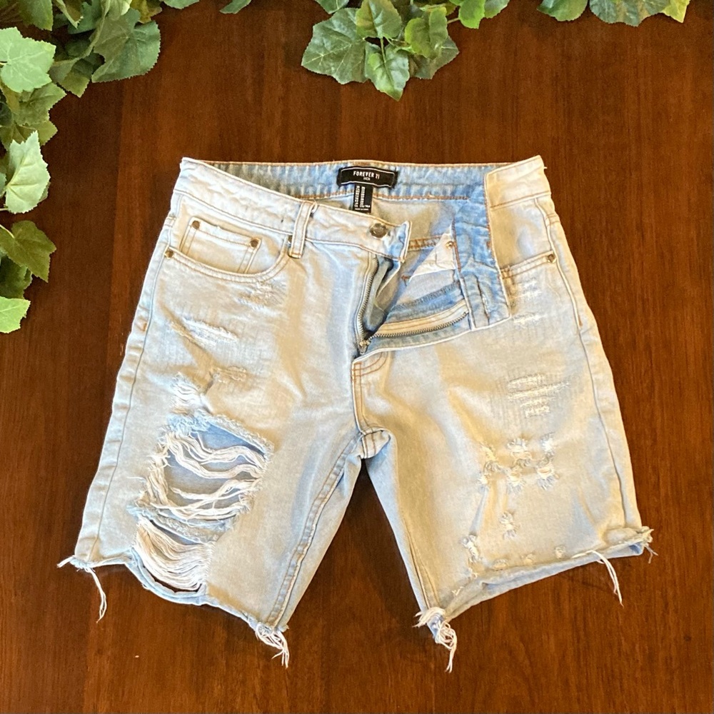 Men’s Ripped Light Blue Jean Shorts Size 29